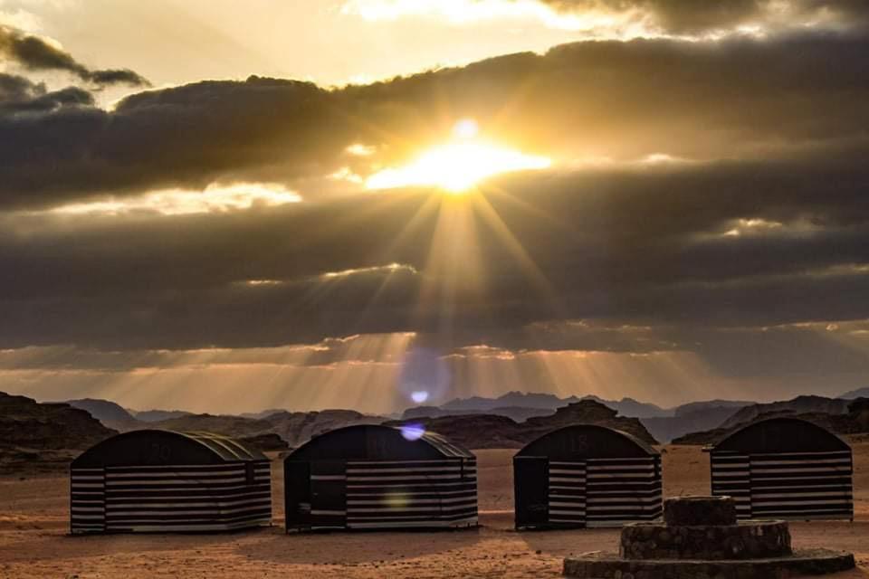 Bedouin Adventure & Tours Hotel Wadi Rum Buitenkant foto