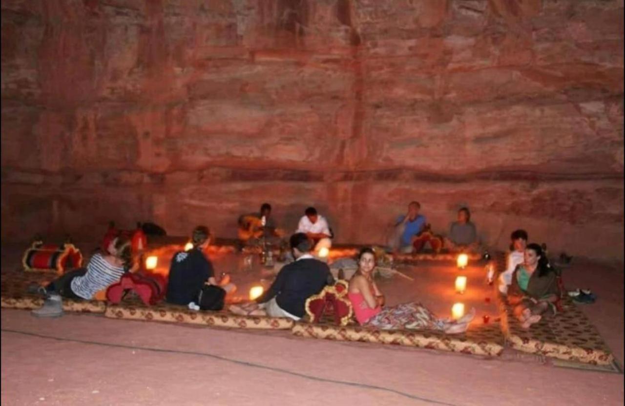 Bedouin Adventure & Tours Hotel Wadi Rum Buitenkant foto